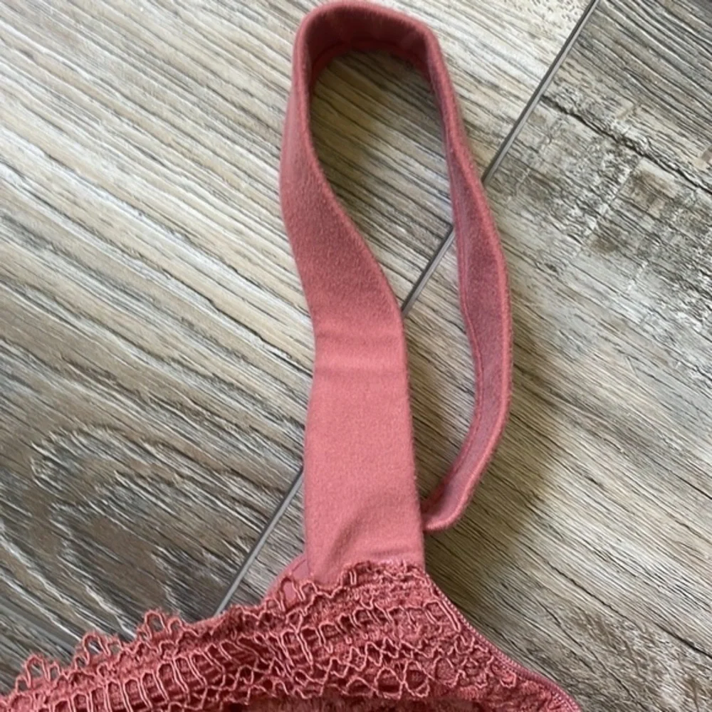Free People bra bralette mauve lace sexy comfort size Small